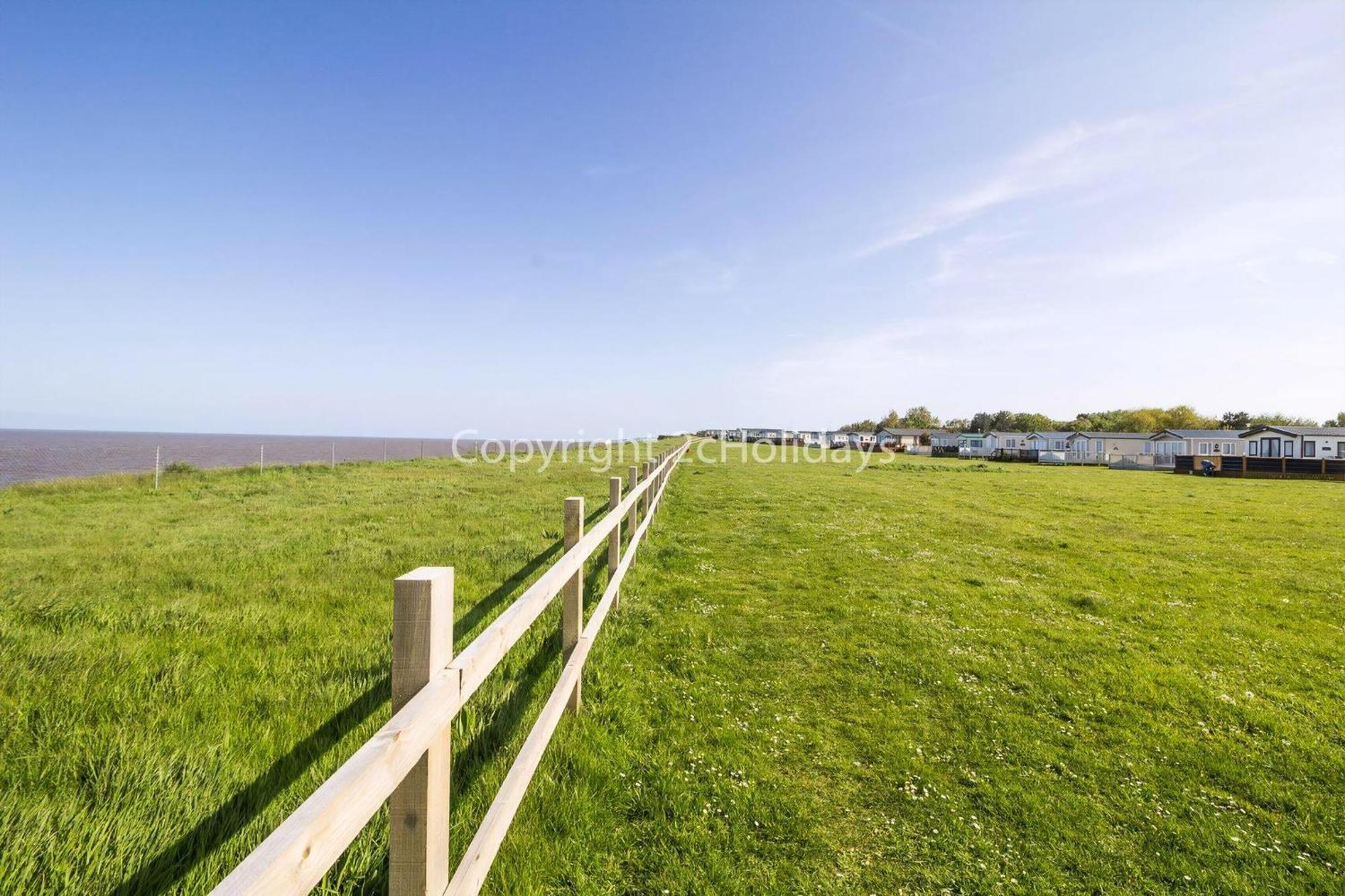 Great 8 Berth Caravan In Norfolk Near To Great Yarmouth Ref 20178Bs Hopton on Sea Exterior photo