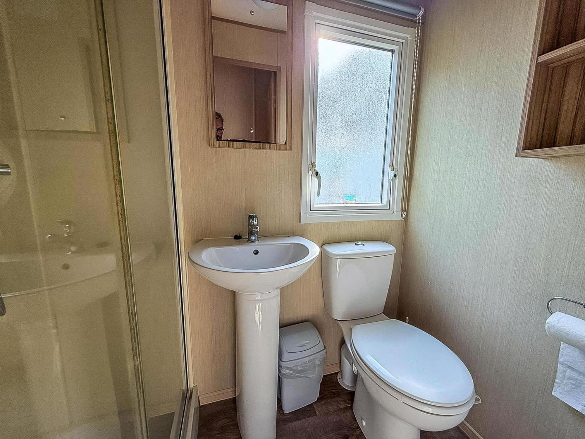 Great 8 Berth Caravan In Norfolk Near To Great Yarmouth Ref 20178Bs Hopton on Sea Exterior photo
