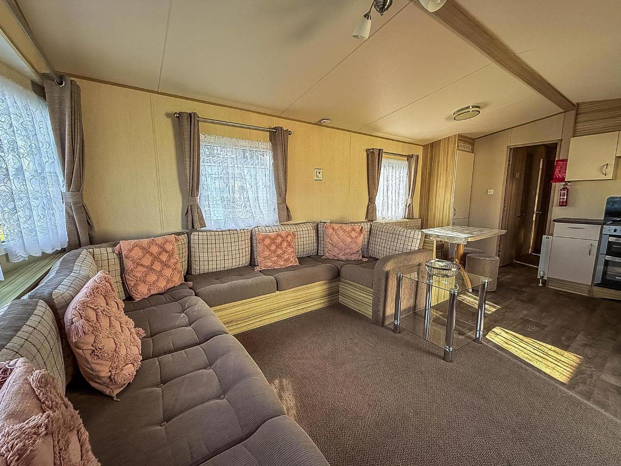 Great 8 Berth Caravan In Norfolk Near To Great Yarmouth Ref 20178Bs Hopton on Sea Exterior photo